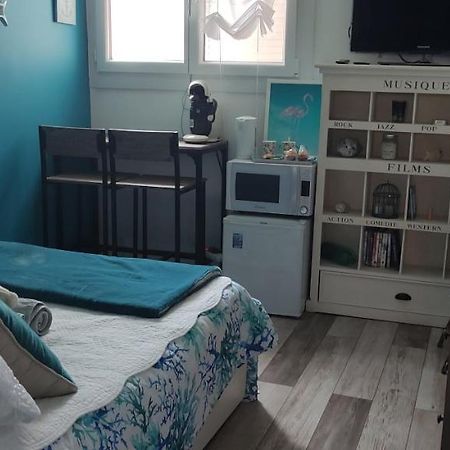 2 Chambres Cote Plage Et Aeroport Hyeres Bagian luar foto
