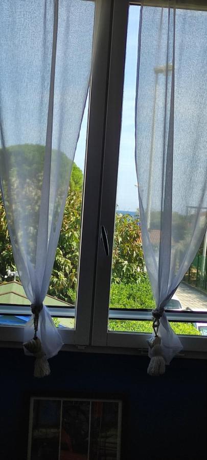 2 Chambres Cote Plage Et Aeroport Hyeres Bagian luar foto
