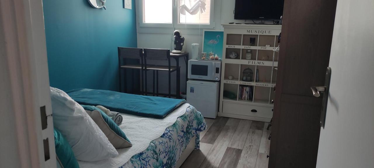 2 Chambres Cote Plage Et Aeroport Hyeres Bagian luar foto